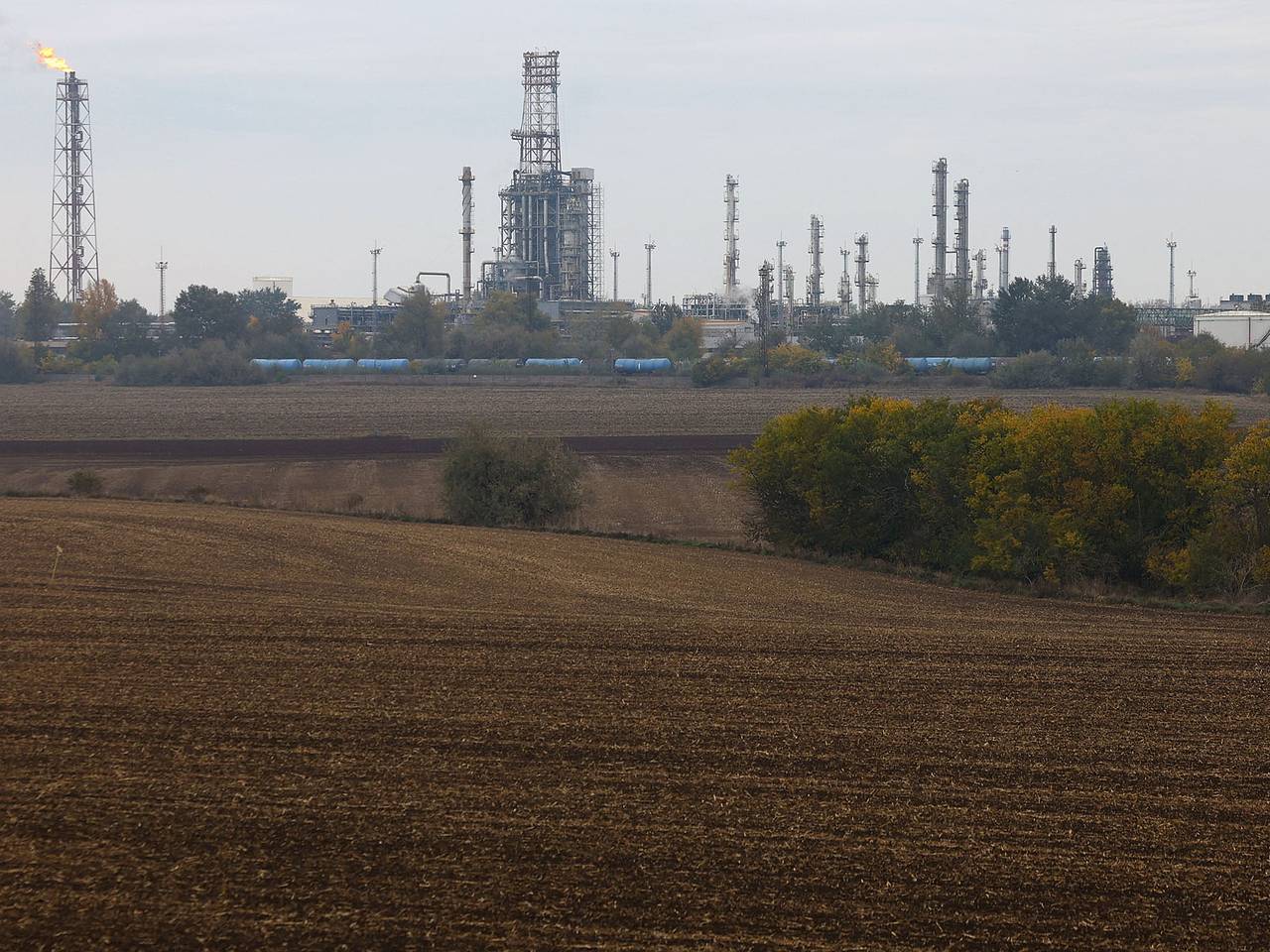 Взрывы на нефтеперерабатывающих заводах Венгрии и Румынии 20 октября