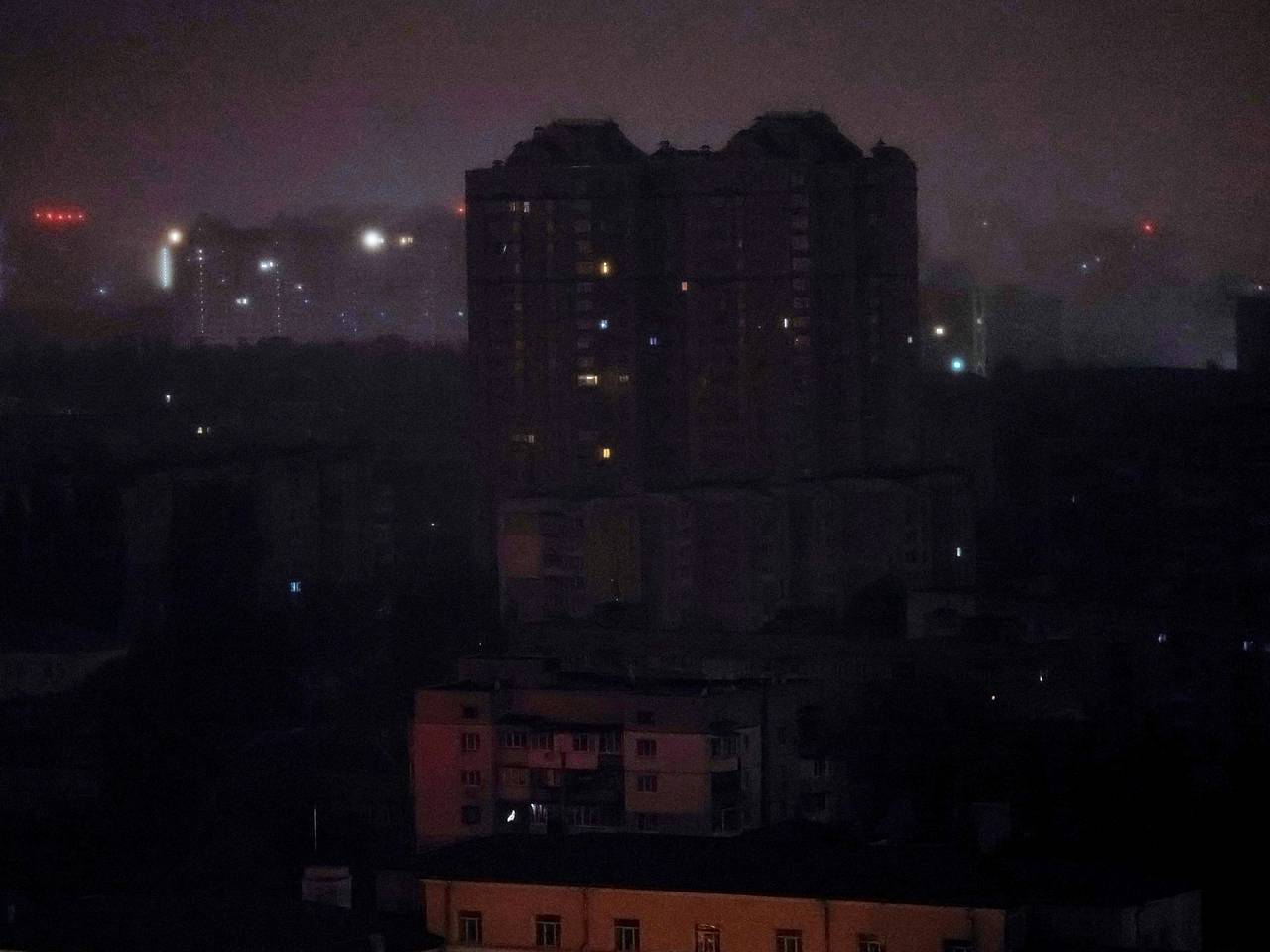 Стало известно число обесточенных в ходе российского удара объектов в Киеве