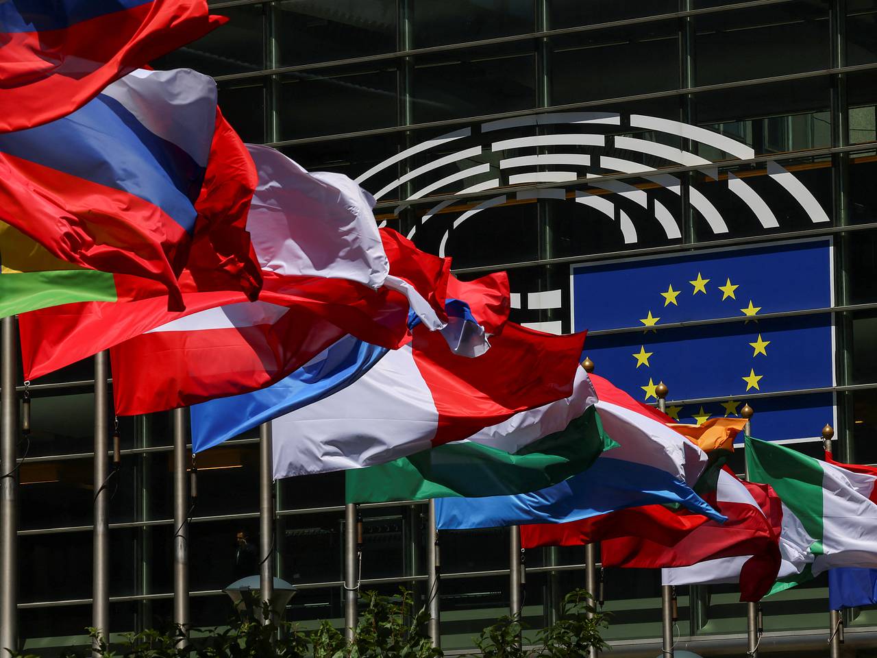 Европарламент призвал немедленно конфисковать российские активы