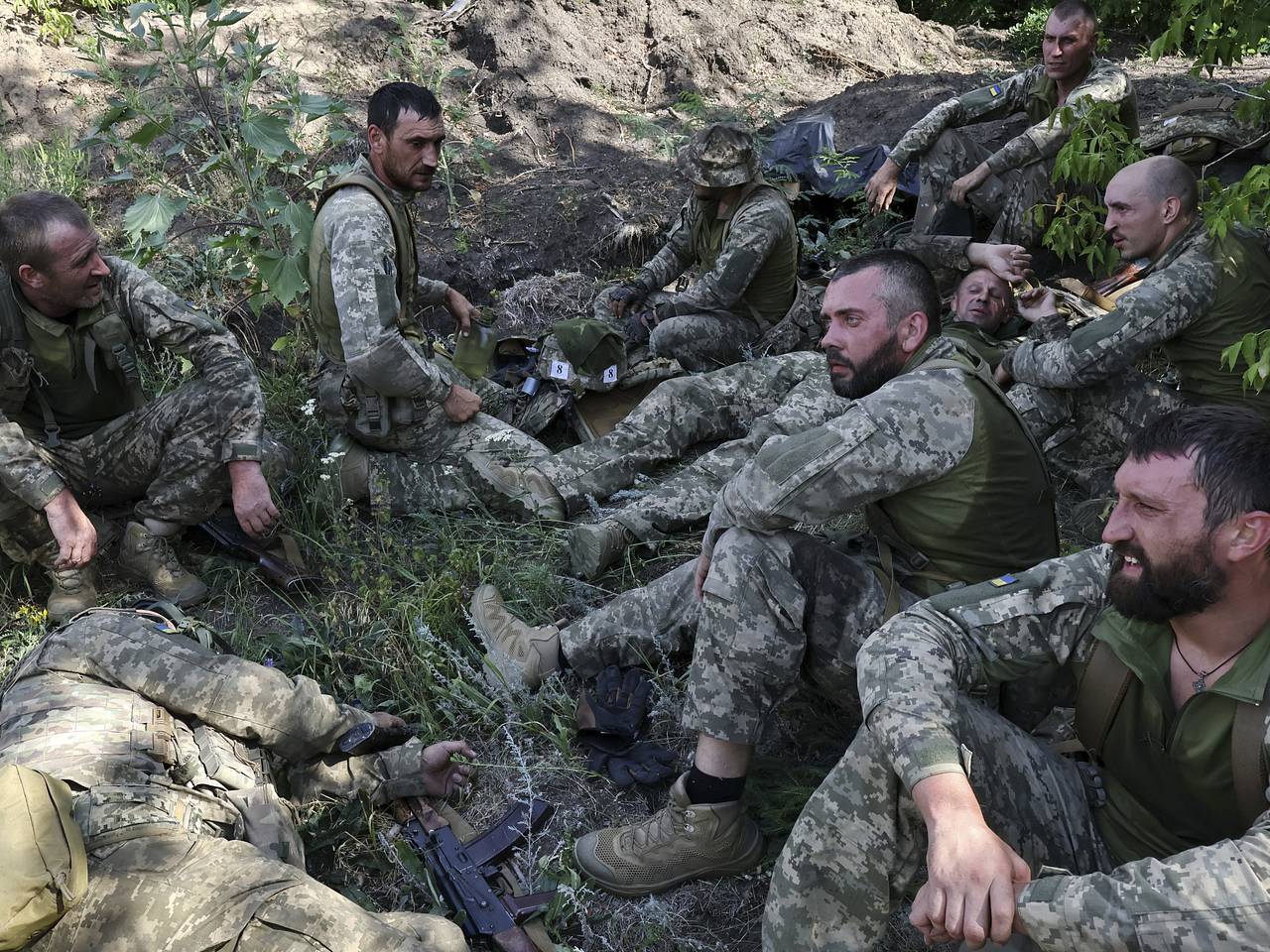 Украинские солдаты попросили взять их в плен