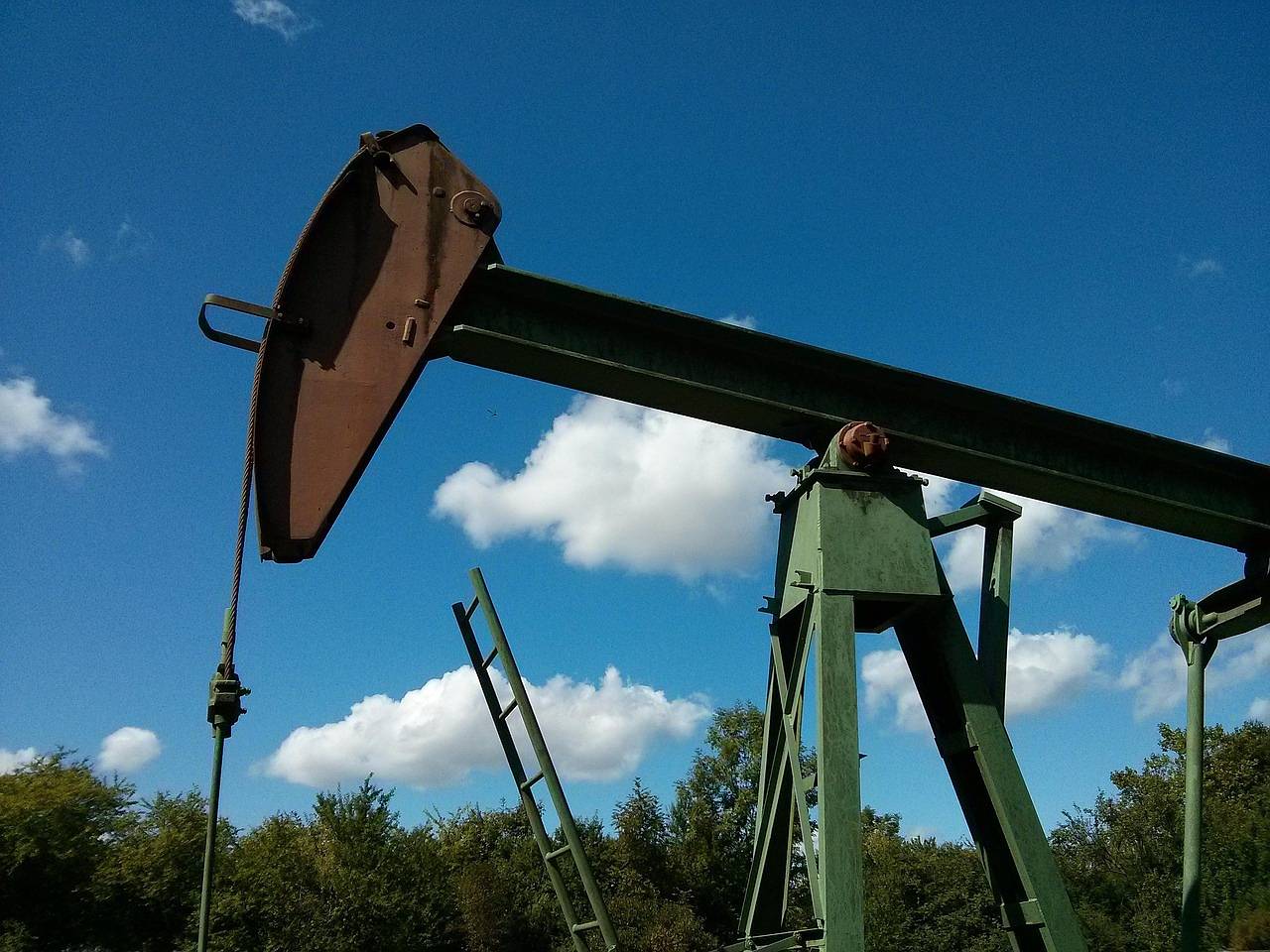 В Братиславе загорелся перерабатывающий российскую нефть завод
