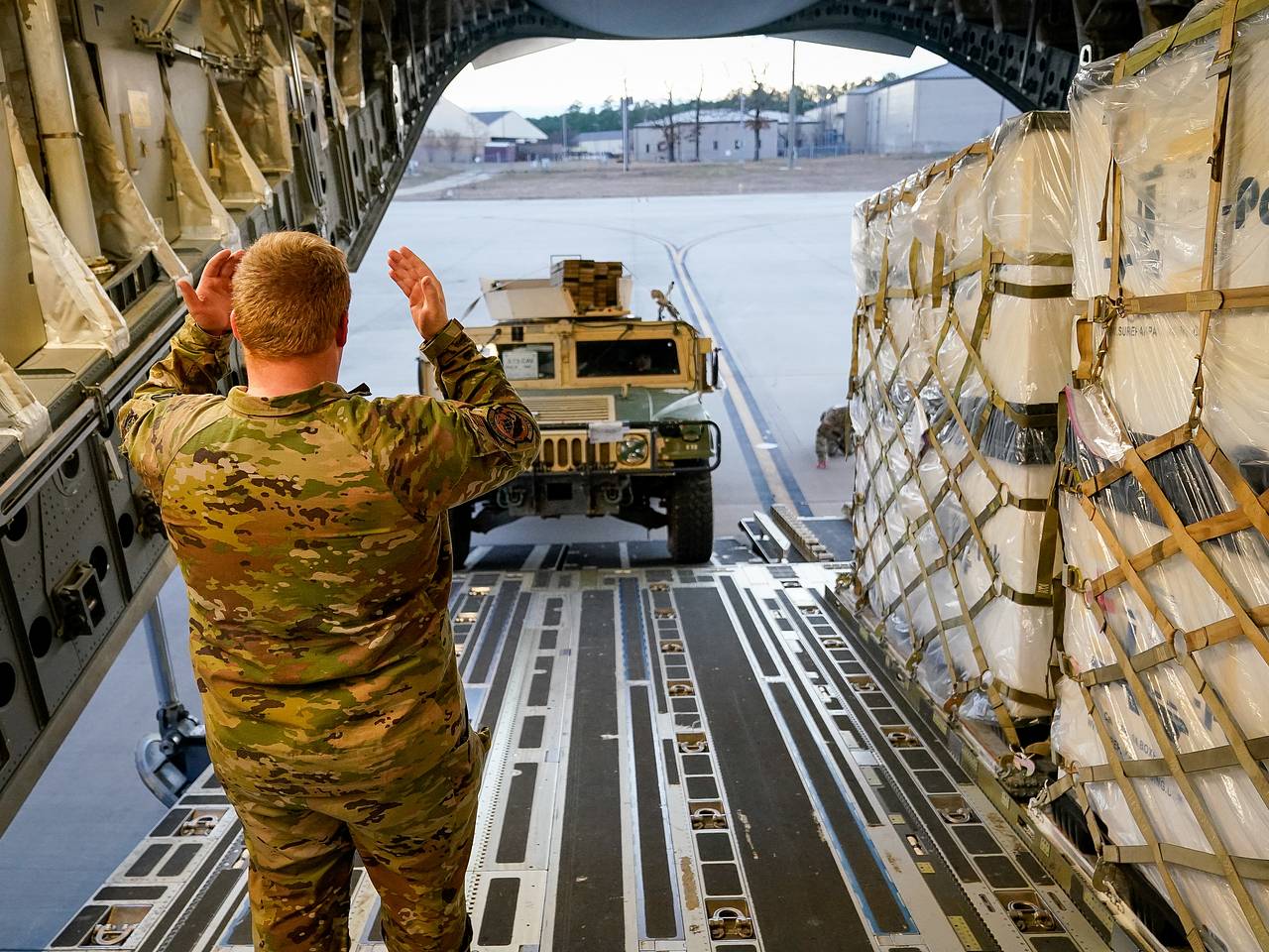Германия купит у США оружие для Украины на сотни миллионов долларов