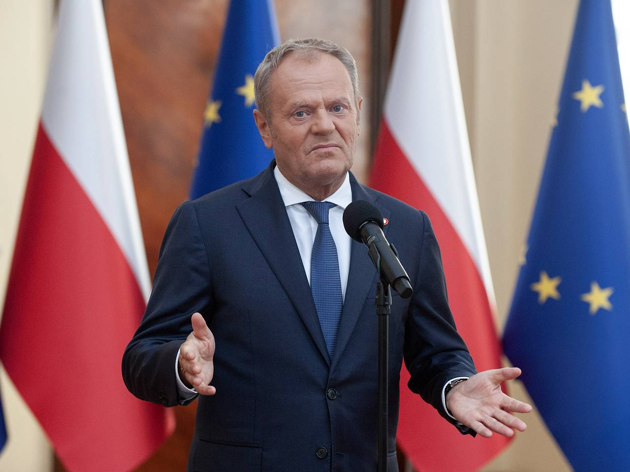 Премьер Польши обеспокоился новыми санкциями США против России