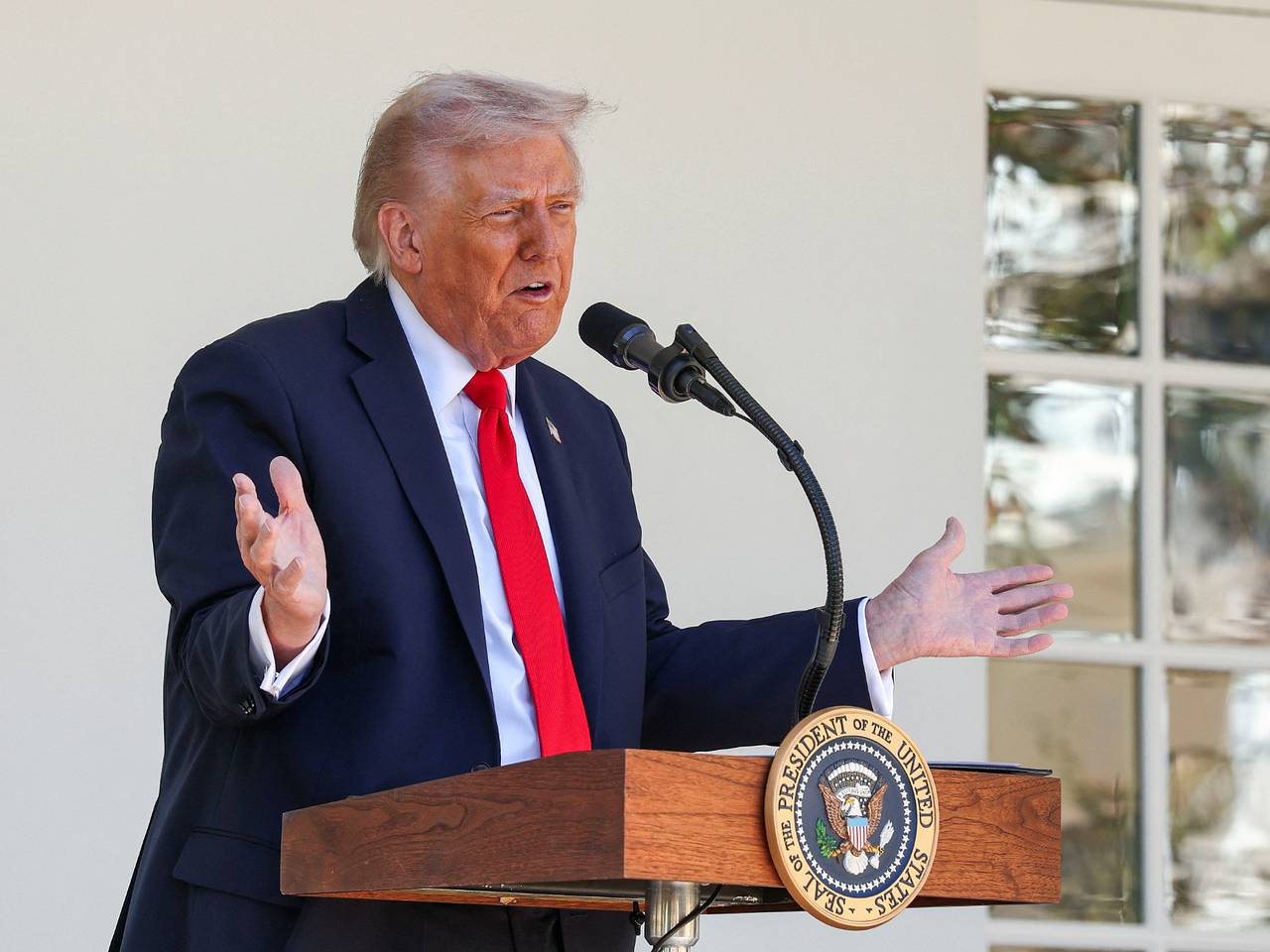 Решение Трампа ввести санкции после отмены встречи с Путиным объяснили