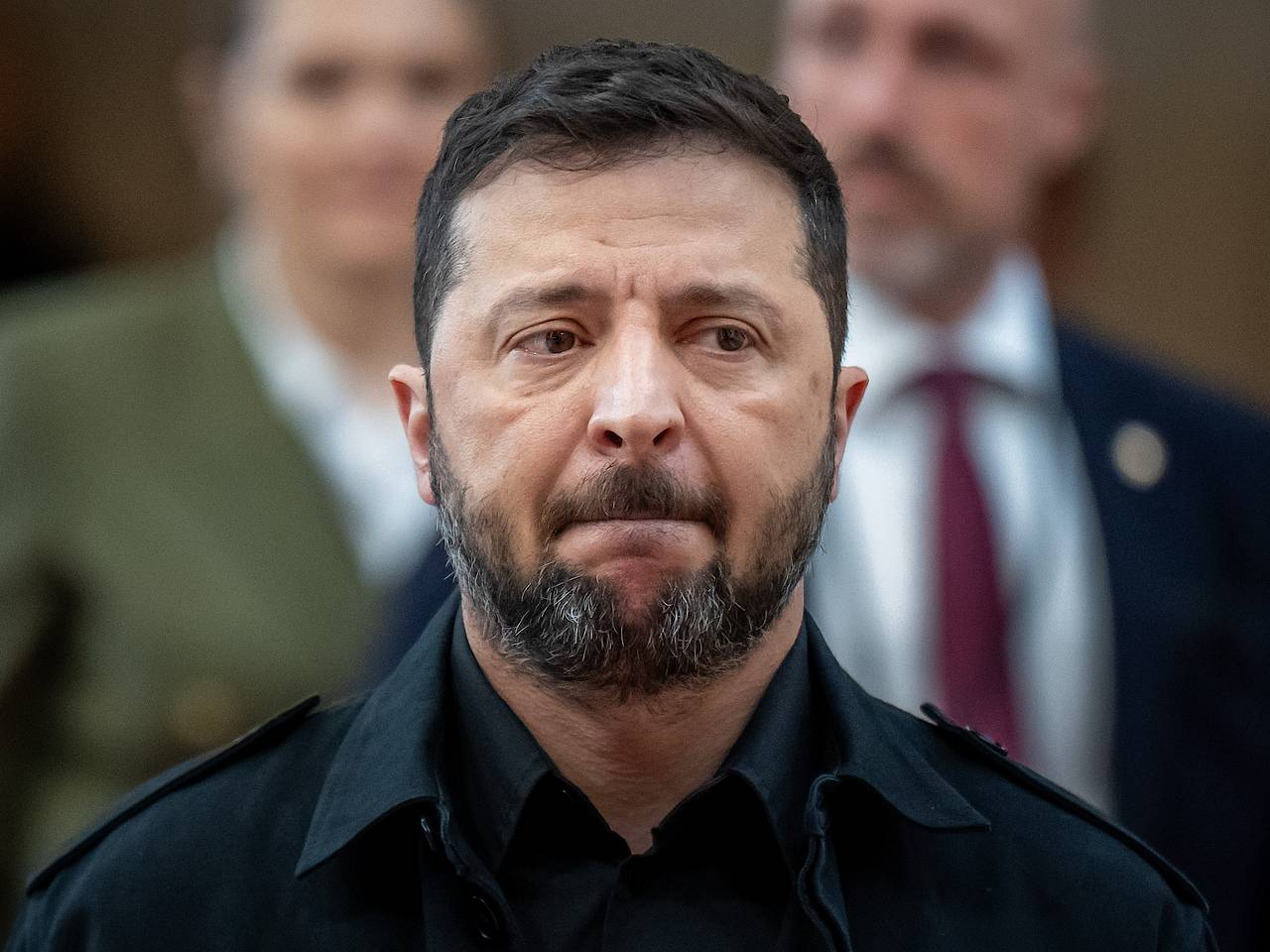 Зеленский начал темнить после вопроса об отключении света на Украине