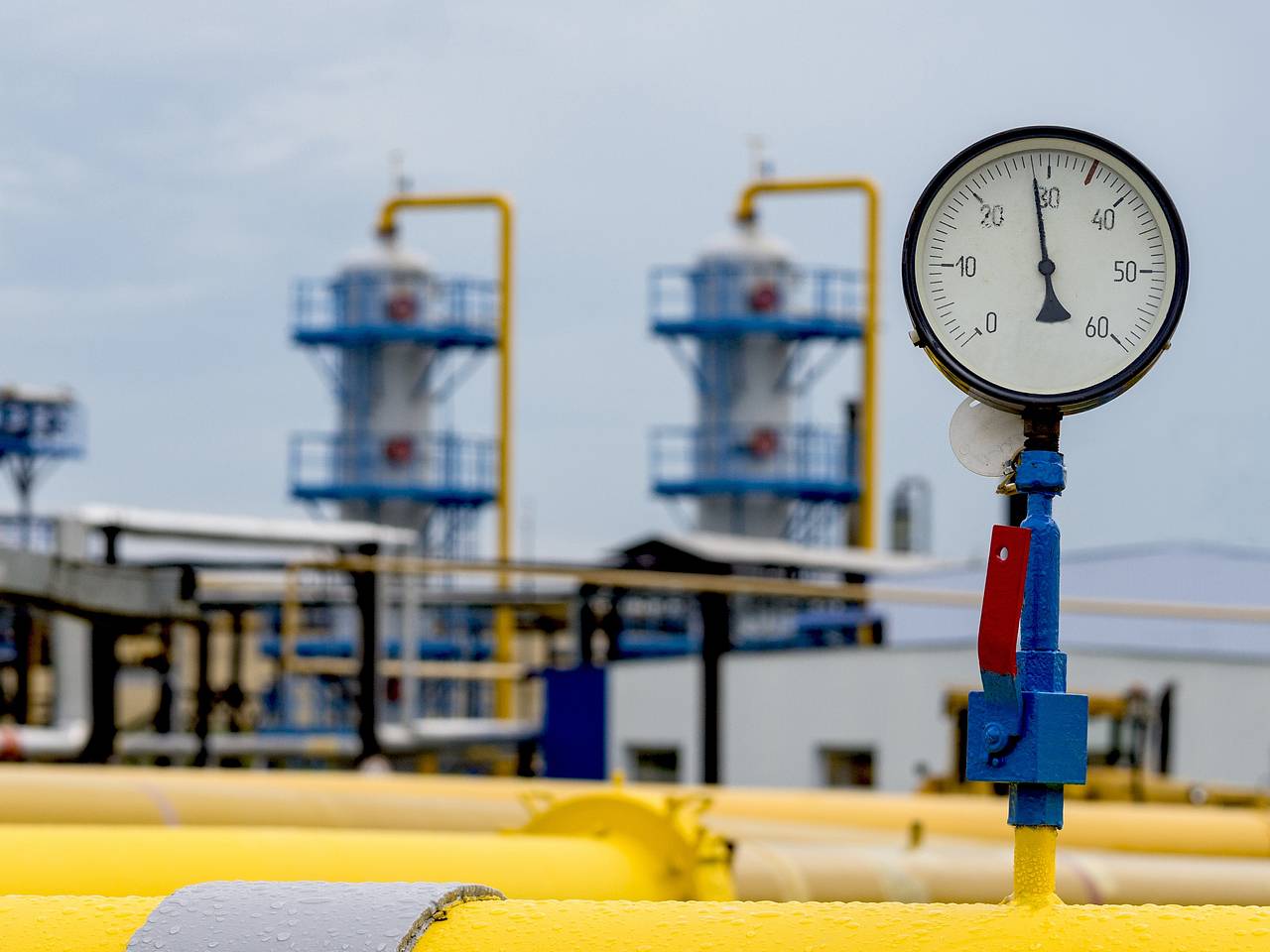Российский завод приостановил прием газа из Казахстана