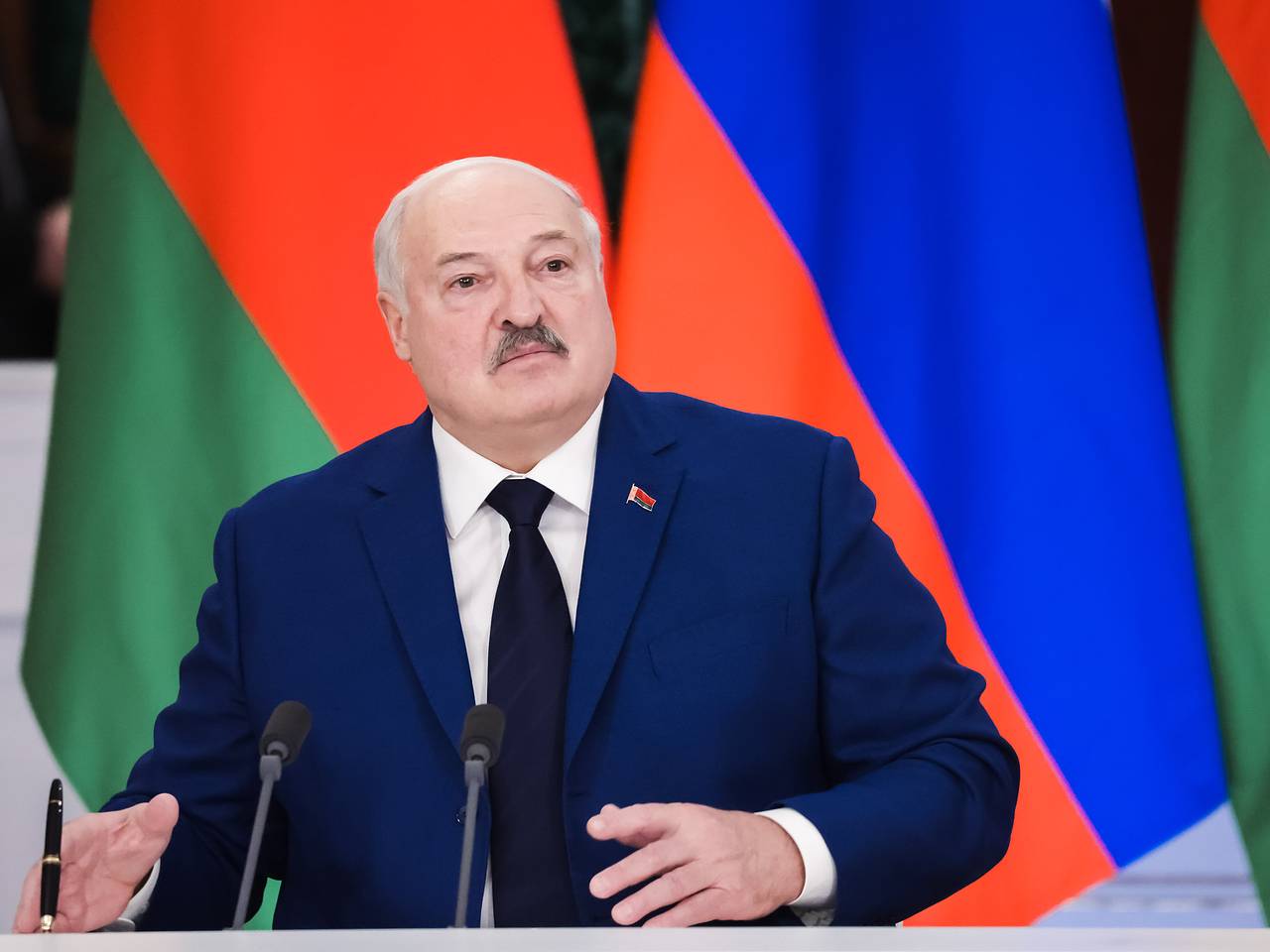 Лукашенко предрек плату за воздух