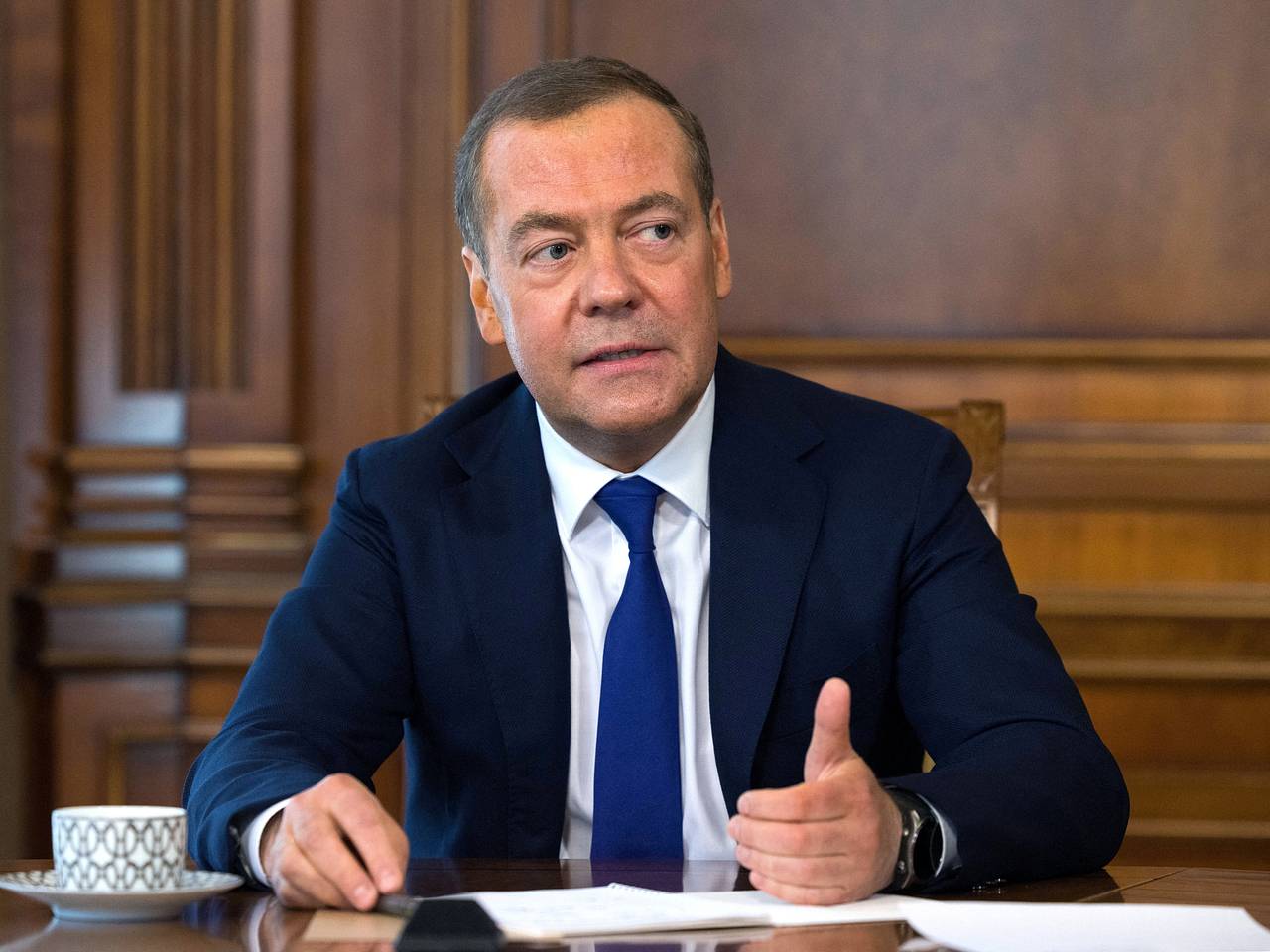 Медведев не согласился со словами Трампа о завершении конфликта на Украине