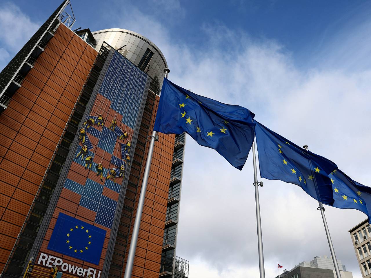 Вероятность отмены европейских санкций оценили