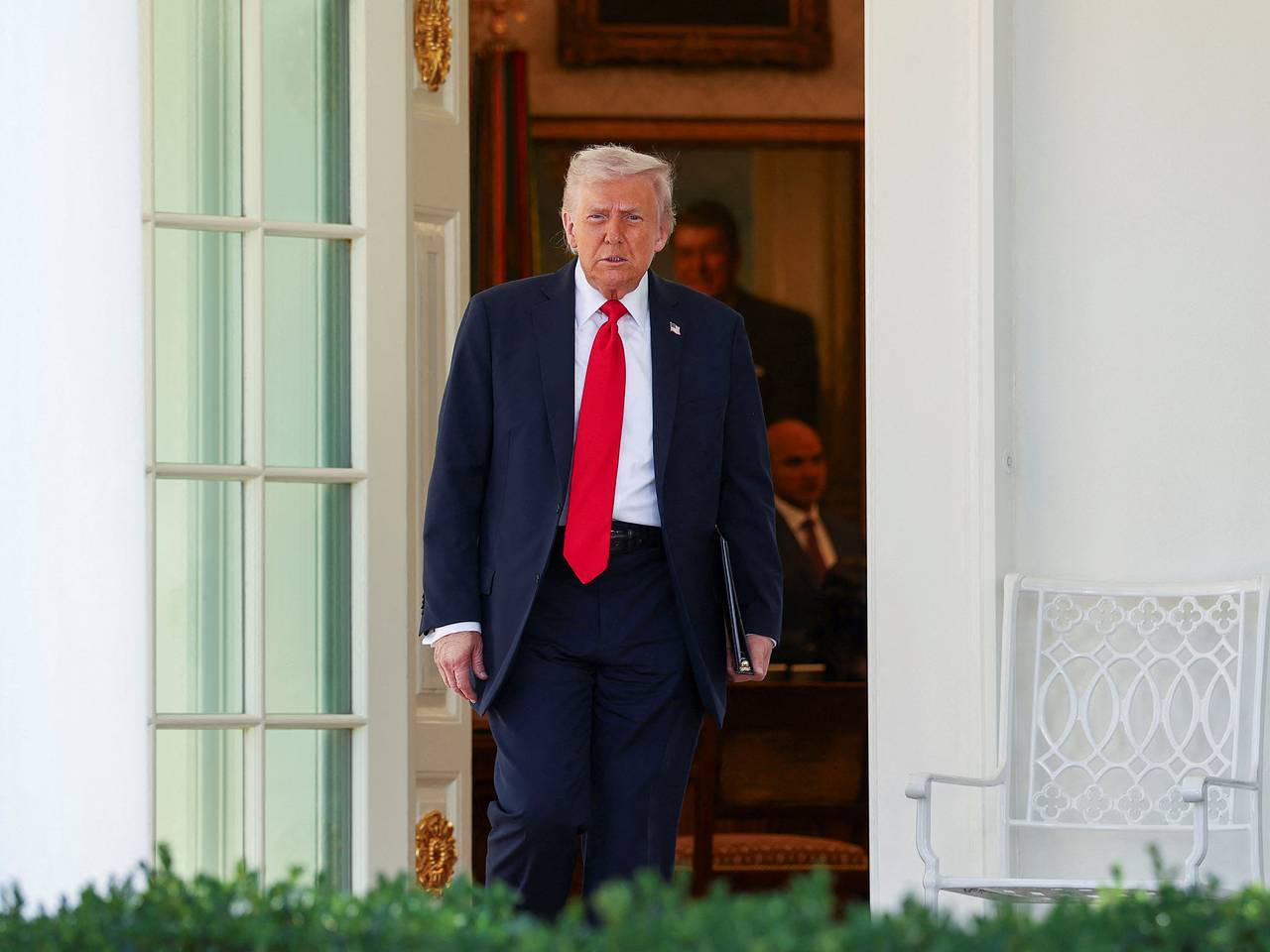 Трампу посоветовали очистить свое окружение из-за Украины