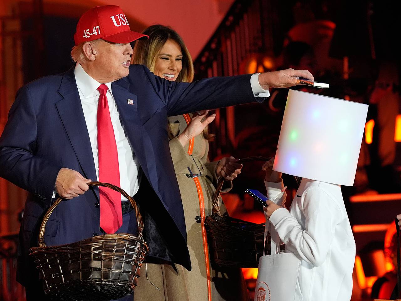 Трамп повторил завирусившуюся хеллоуинскую шутку