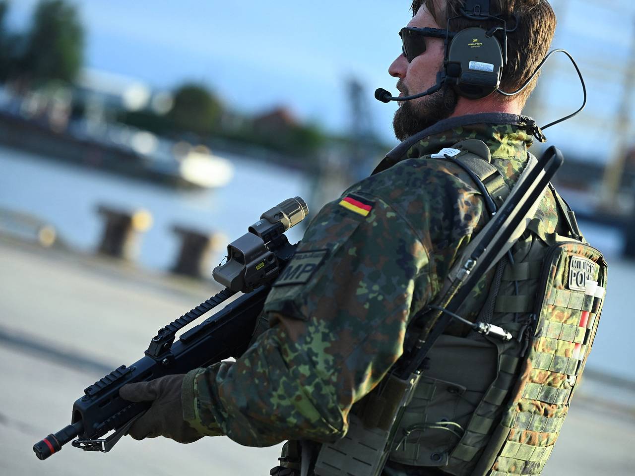 Разведка Германии заявила о риске начала войны с Россией в любой момент