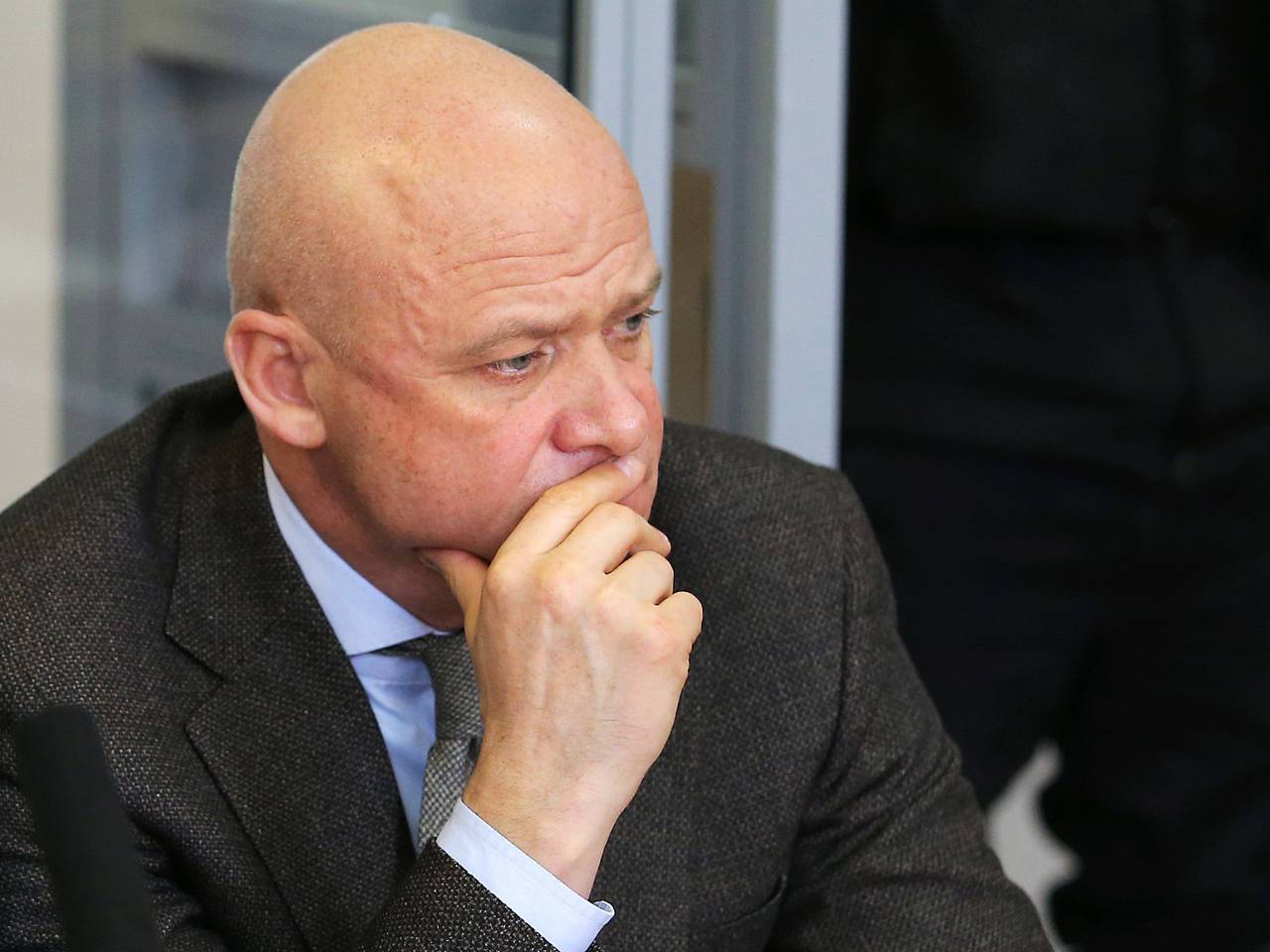 Зеленский рассмотрит петицию о лишении гражданства мэра Одессы
