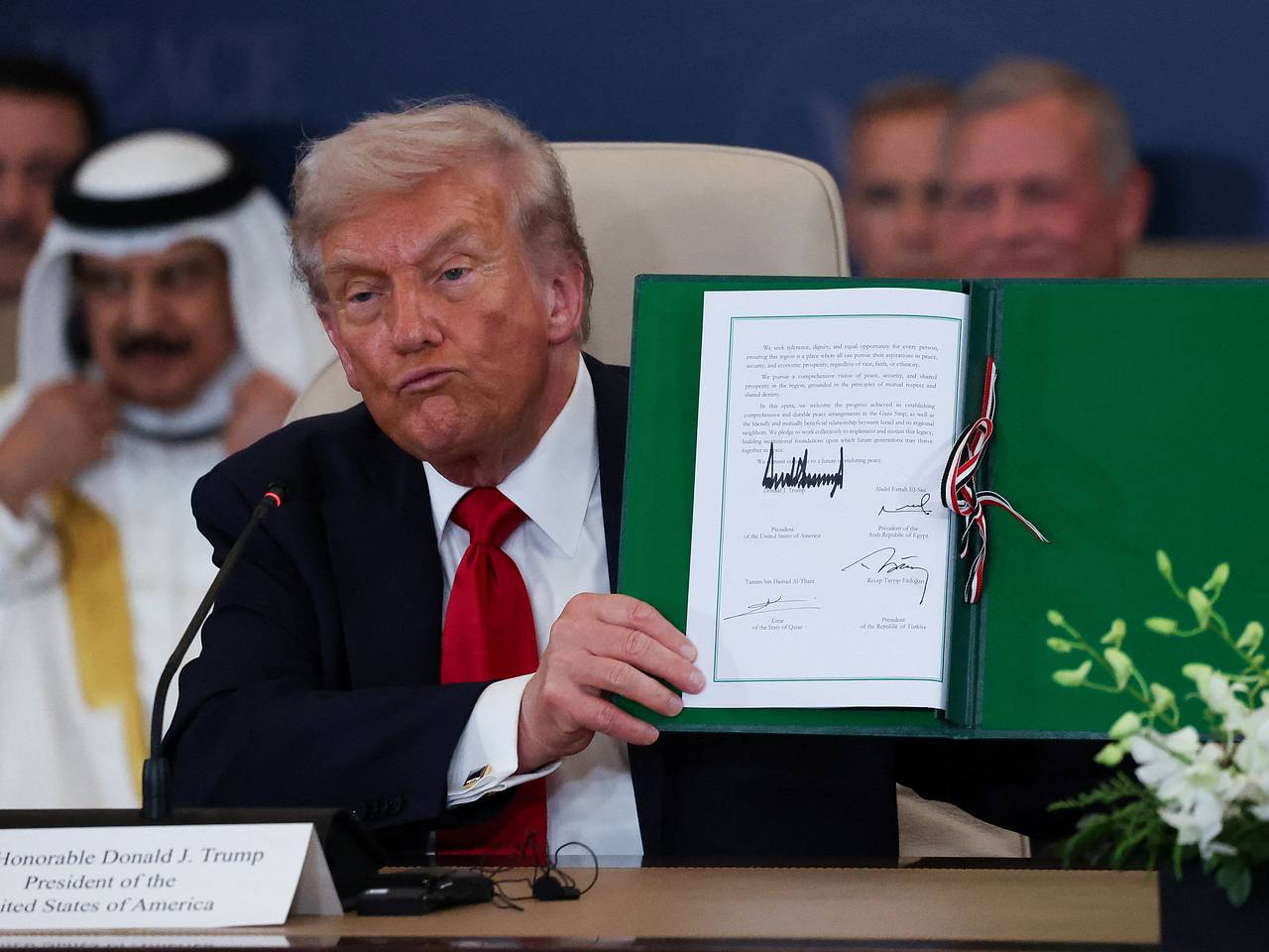 Трамп подписал с посредниками соглашение по Газе