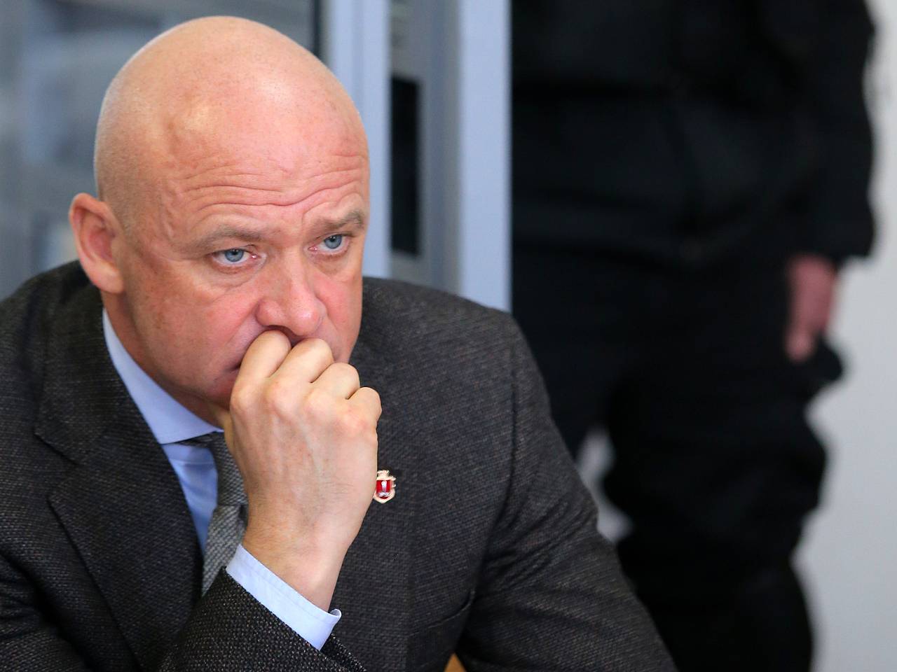 Попытку лишить гражданства мэра Одессы объяснили конфликтом с офисом Зеленского