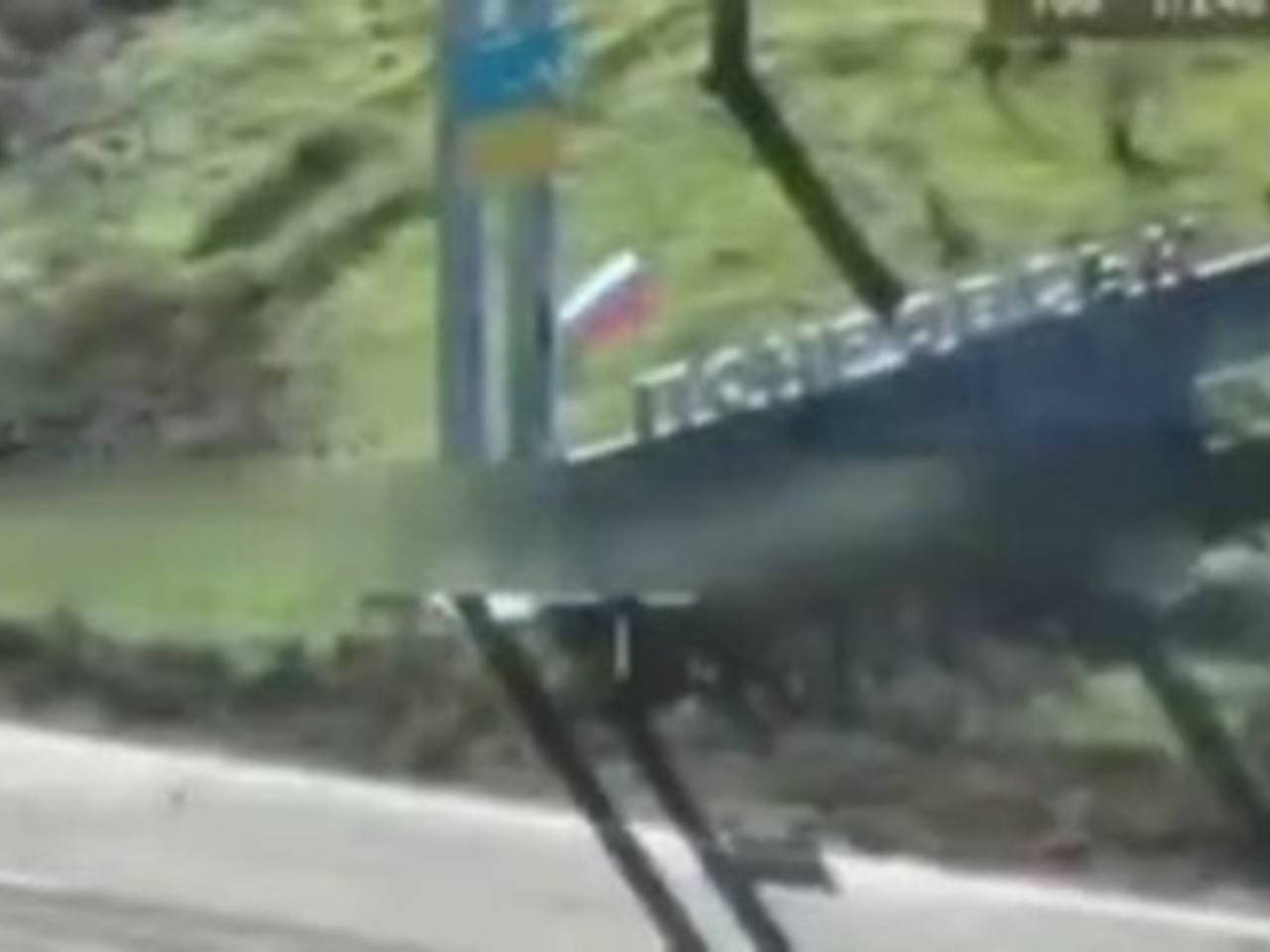 На стеле Красноармейска заметили российский флаг