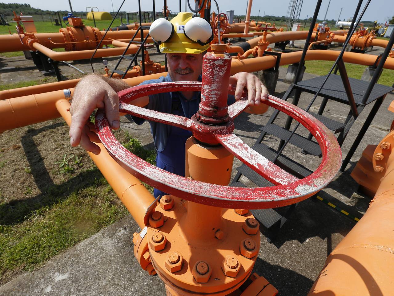 Глава МИД Венгрии выступил против плана Еврокомиссии по отказу от газа из России