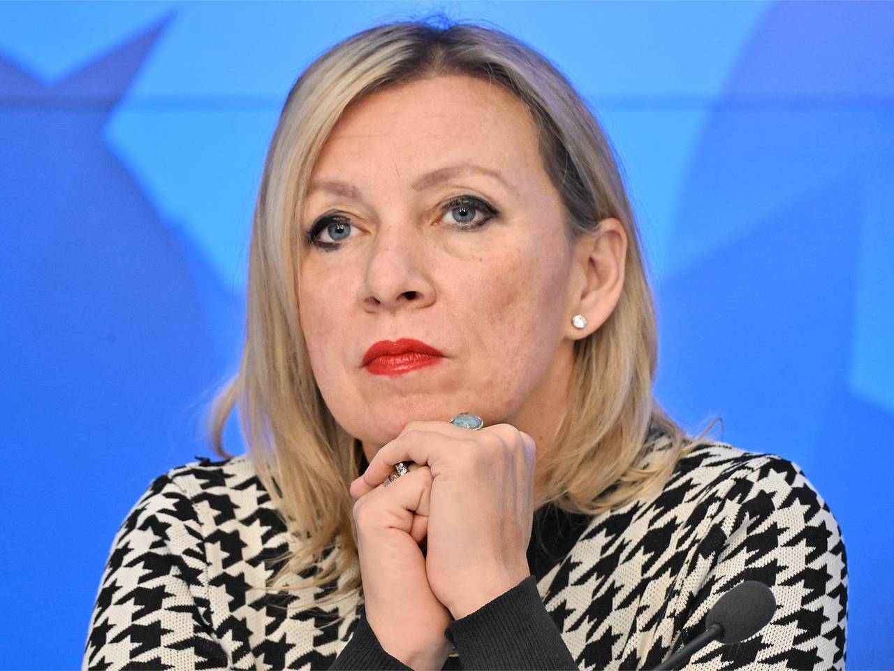 Захарова рассказала о попытках Запада использовать рычаги давления на Россию