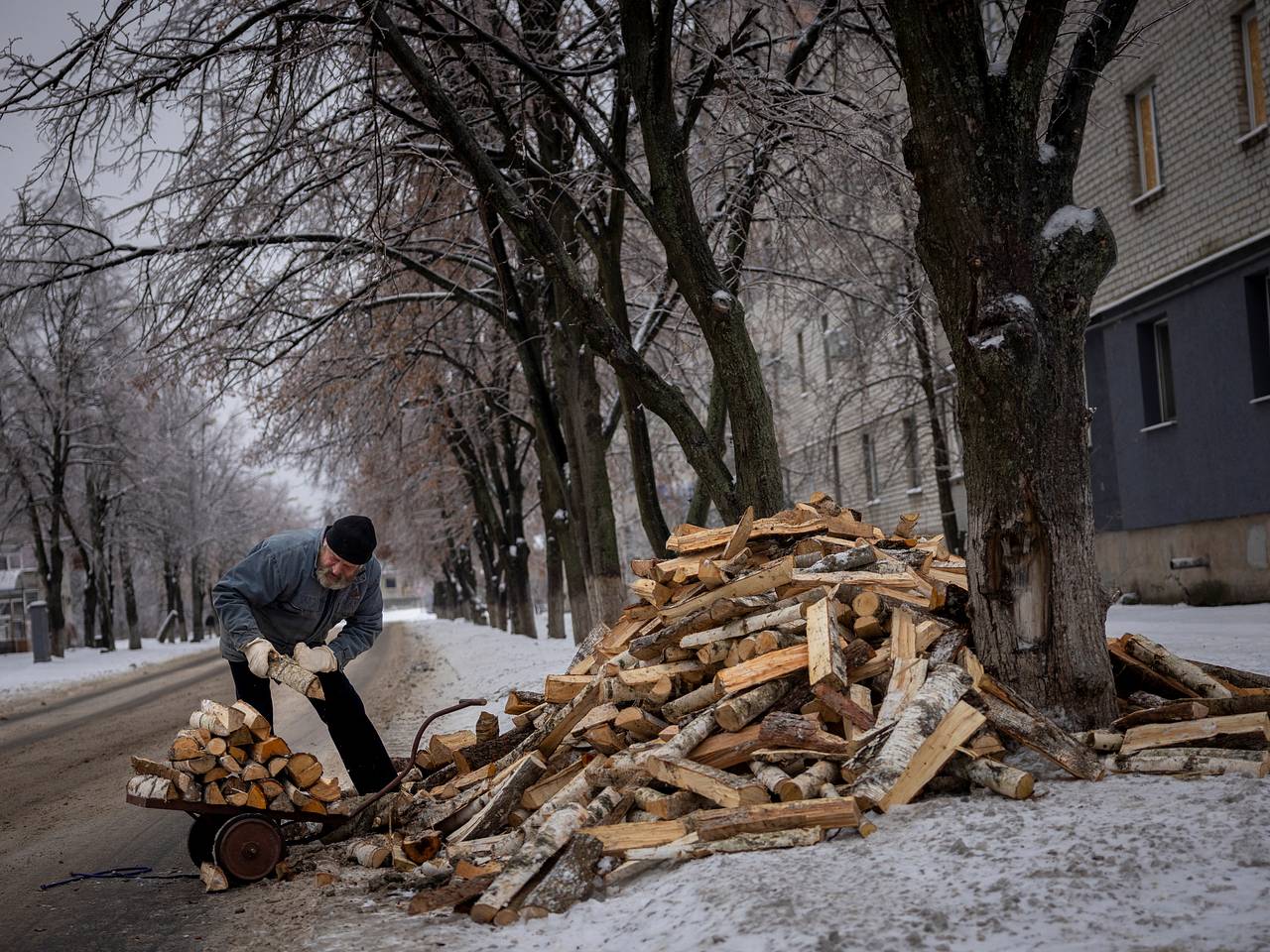 МИД Украины попросил Запад помочь Киеву пережить зиму после атак ВС России по энергетике