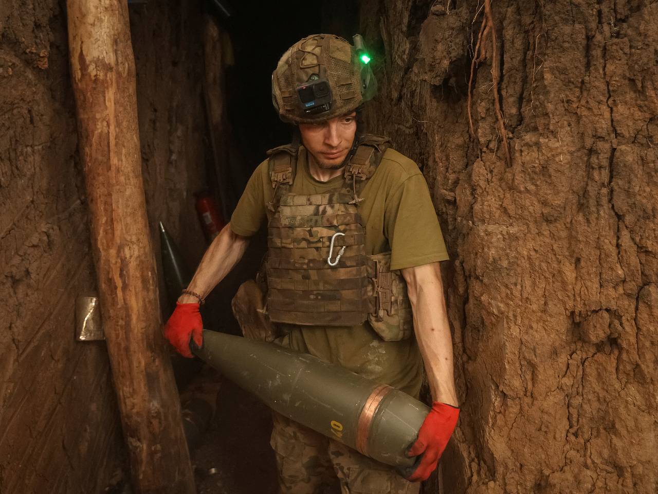 ВСУ создавали боевые позиции и рыли окопы в огородах россиян