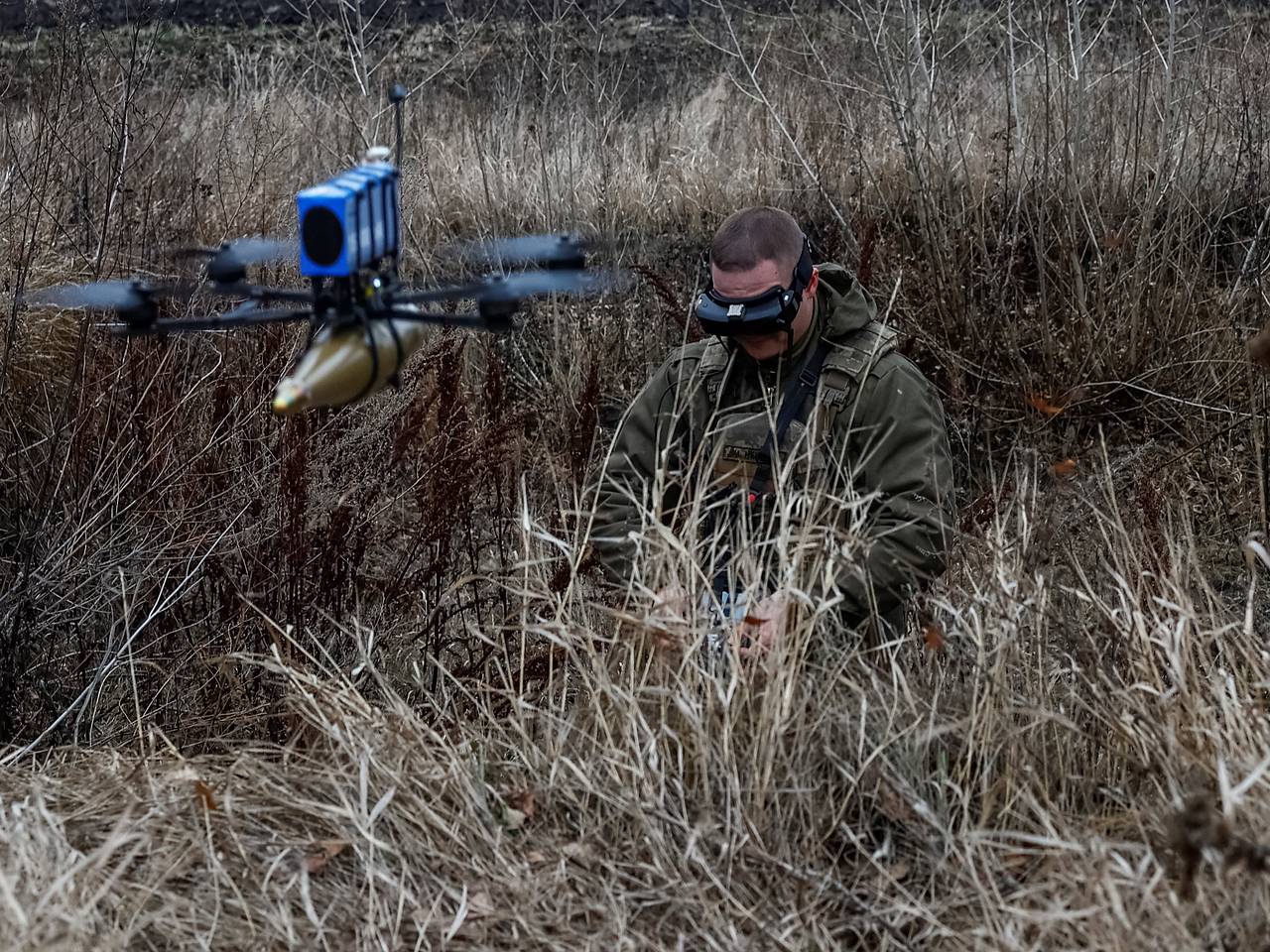 ВСУ атаковали бойцов ВС России дронами с химзарядами