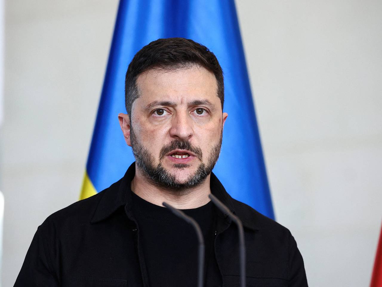 Хакеры сообщили о получении данных первых лиц офиса Зеленского