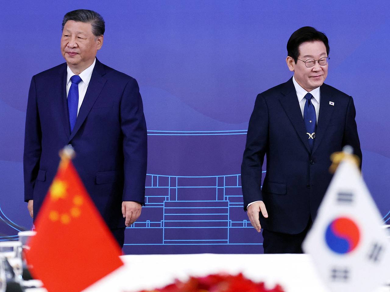 Си Цзиньпина попросили подружить Южную Корею и КНДР