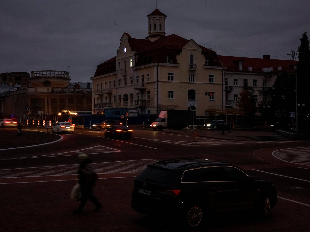 Два региона Украины оказались обесточены после взрывов