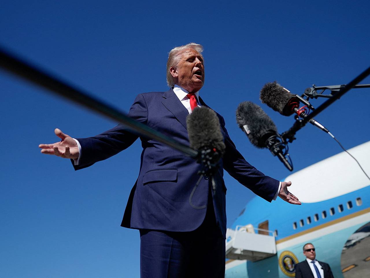 Экс-советник президента США раскрыл опасения Трампа по Украине