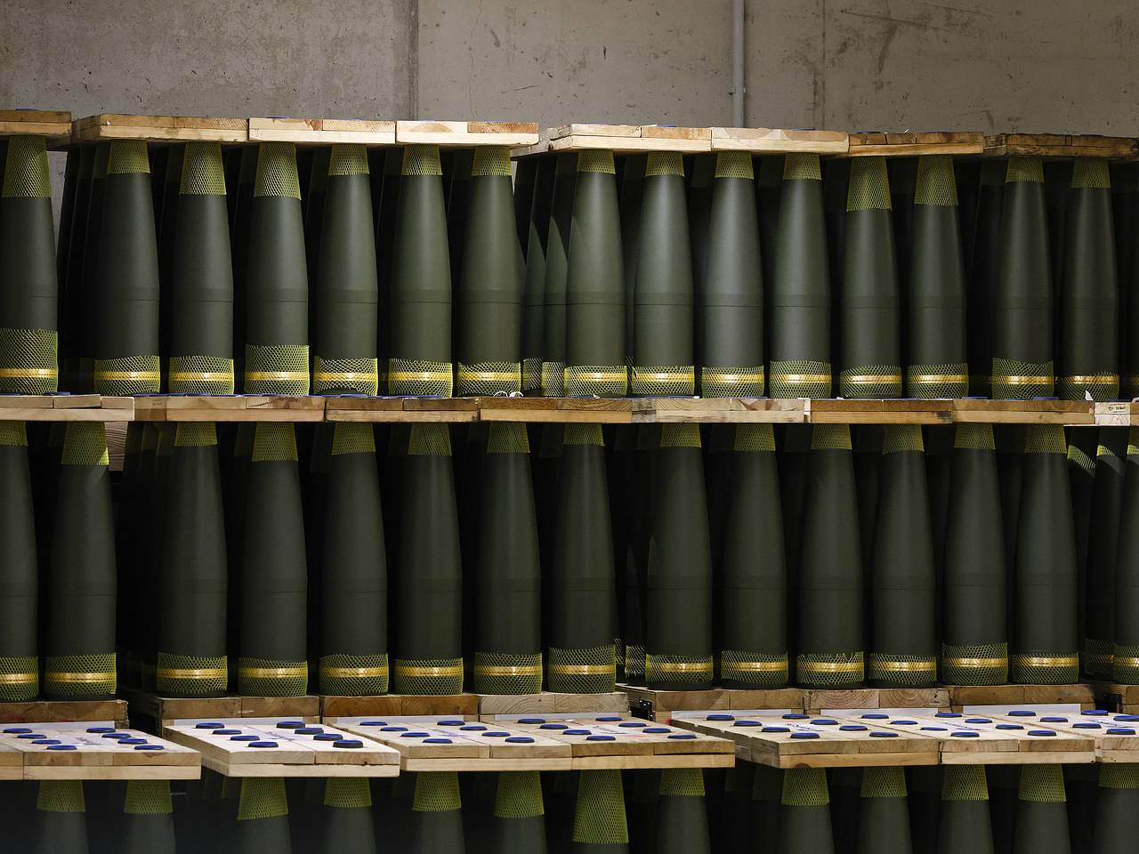 Вучич заявил о готовности продать странам ЕС боеприпасы без дополнительных условий