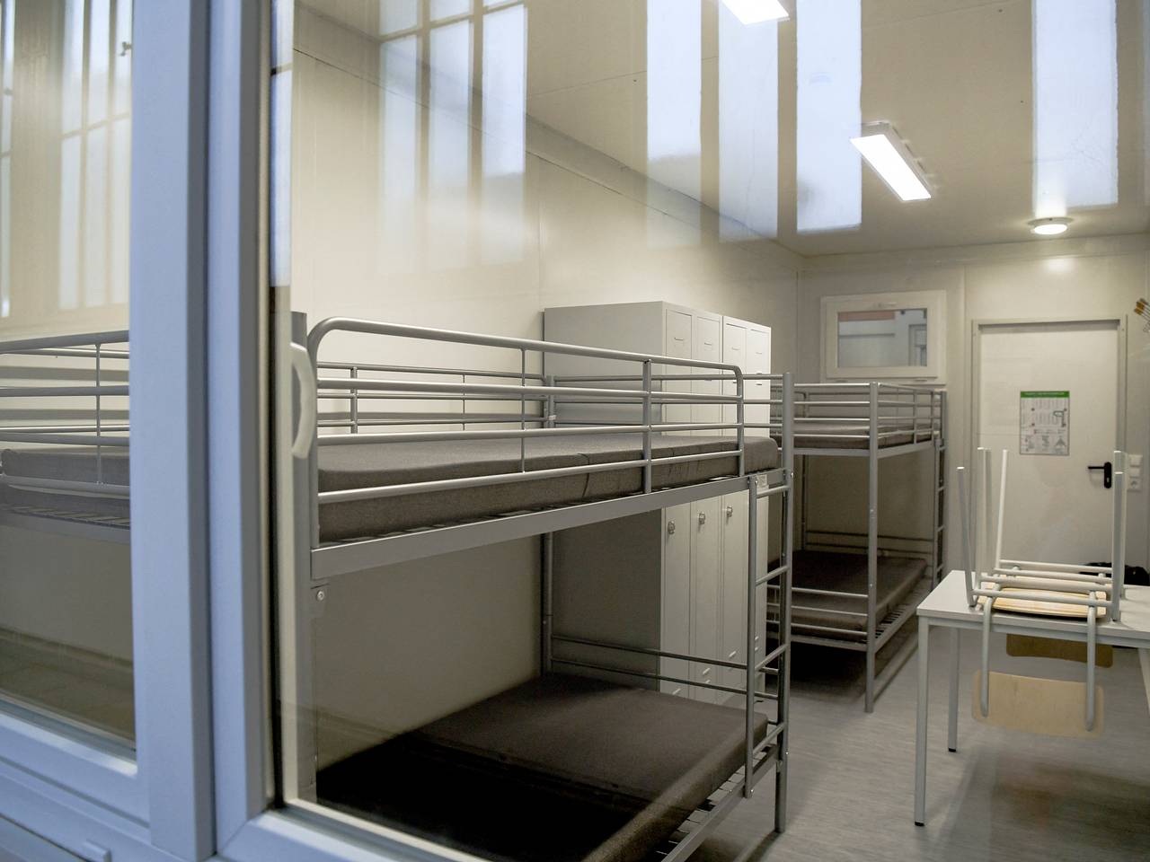 В Берлине закроют самый крупный центр приема беженцев с Украины