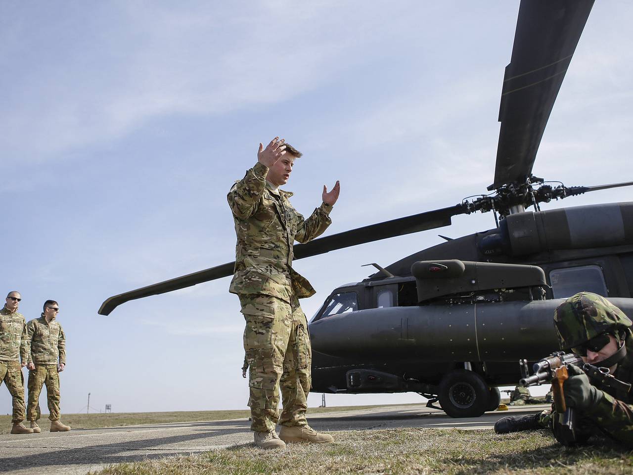 Президент Румынии оценил вывод из страны войск США