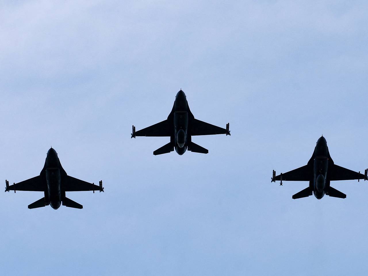 Страны НАТО проведут учения над Эстонией