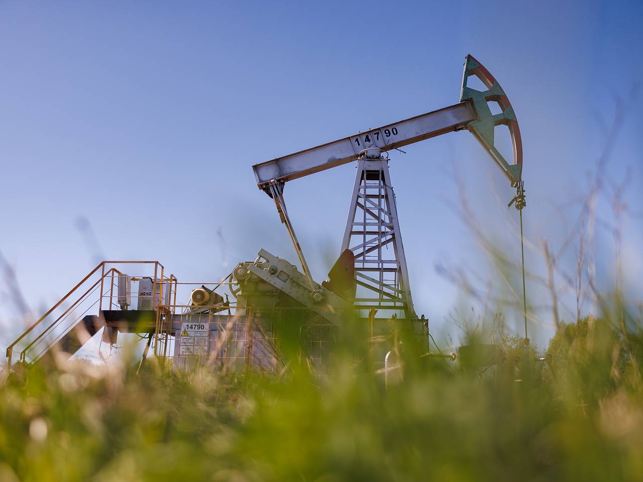 ОПЕК+ оценила возможный вывод с рынка больших объемов российской нефти из-за санкций США