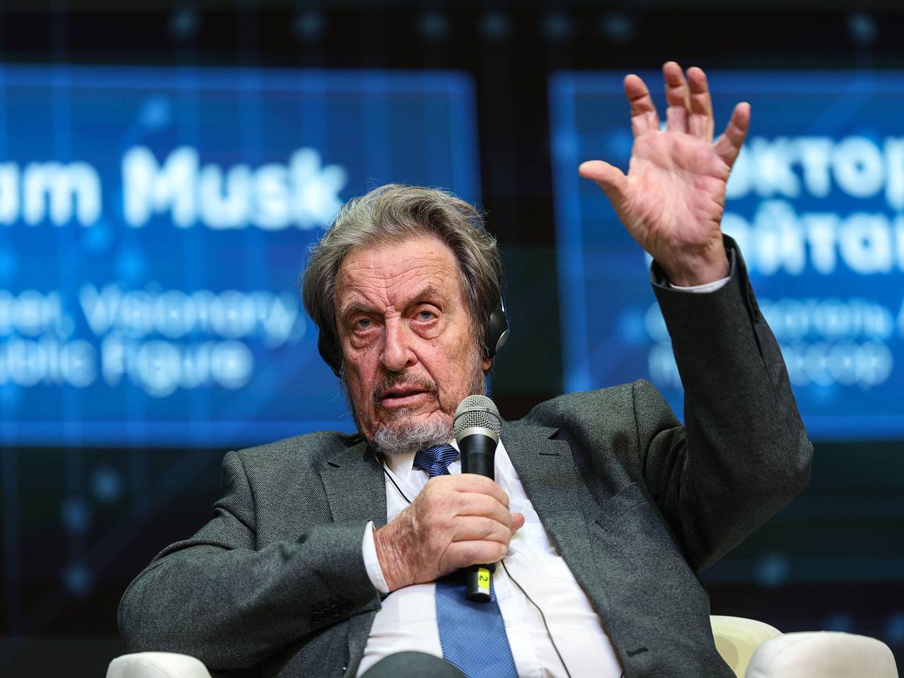 Отец Маска назвал виновных в срыве встречи Путина и Трампа