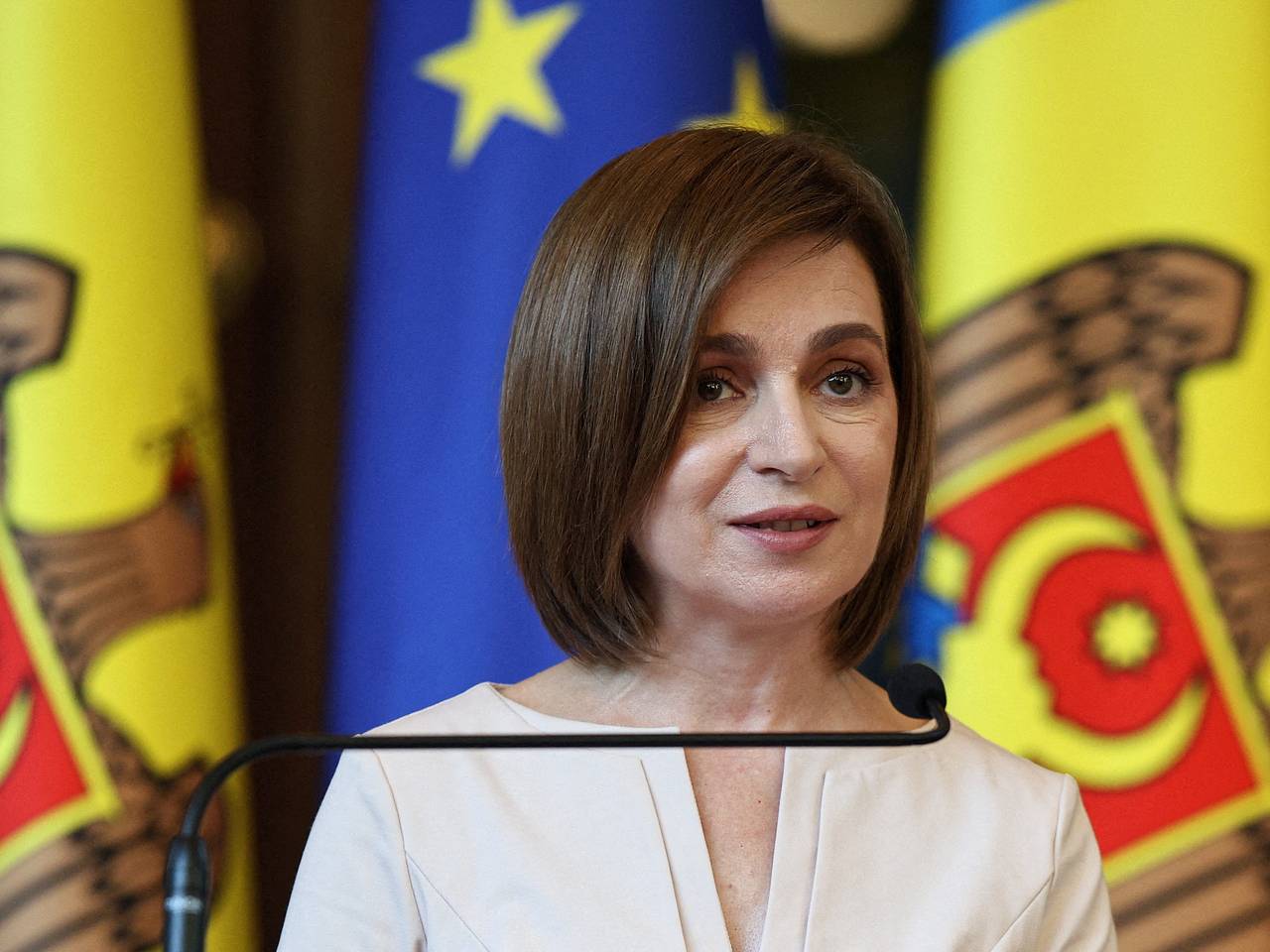На Западе назвали невозможным вступление Молдавии в ЕС из-за Санду